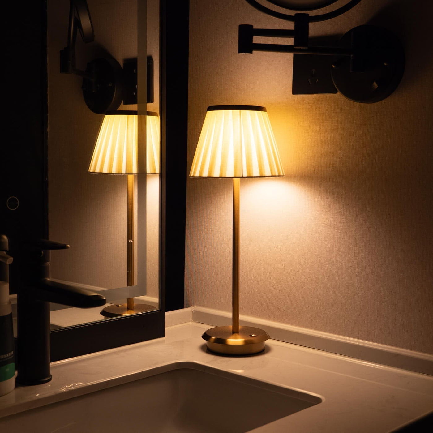 Lempe Elegant Fabric Table Lamp