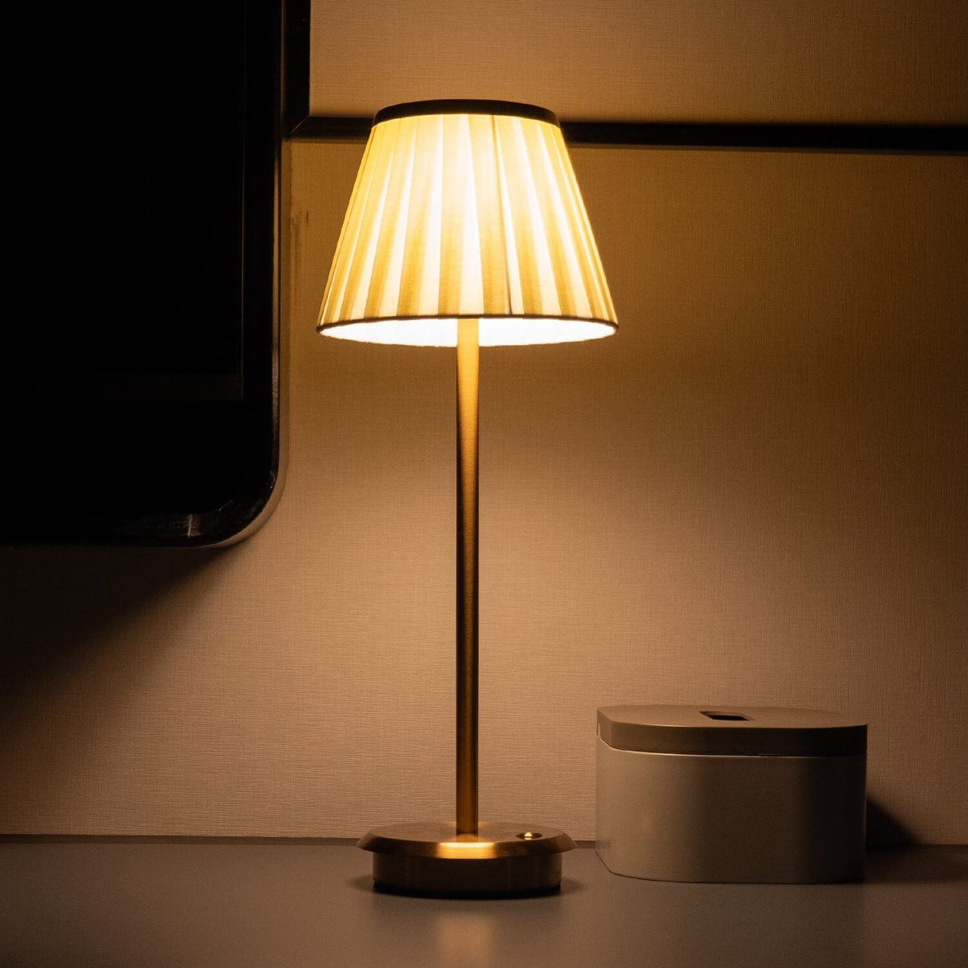 Lempe Elegant Fabric Table Lamp